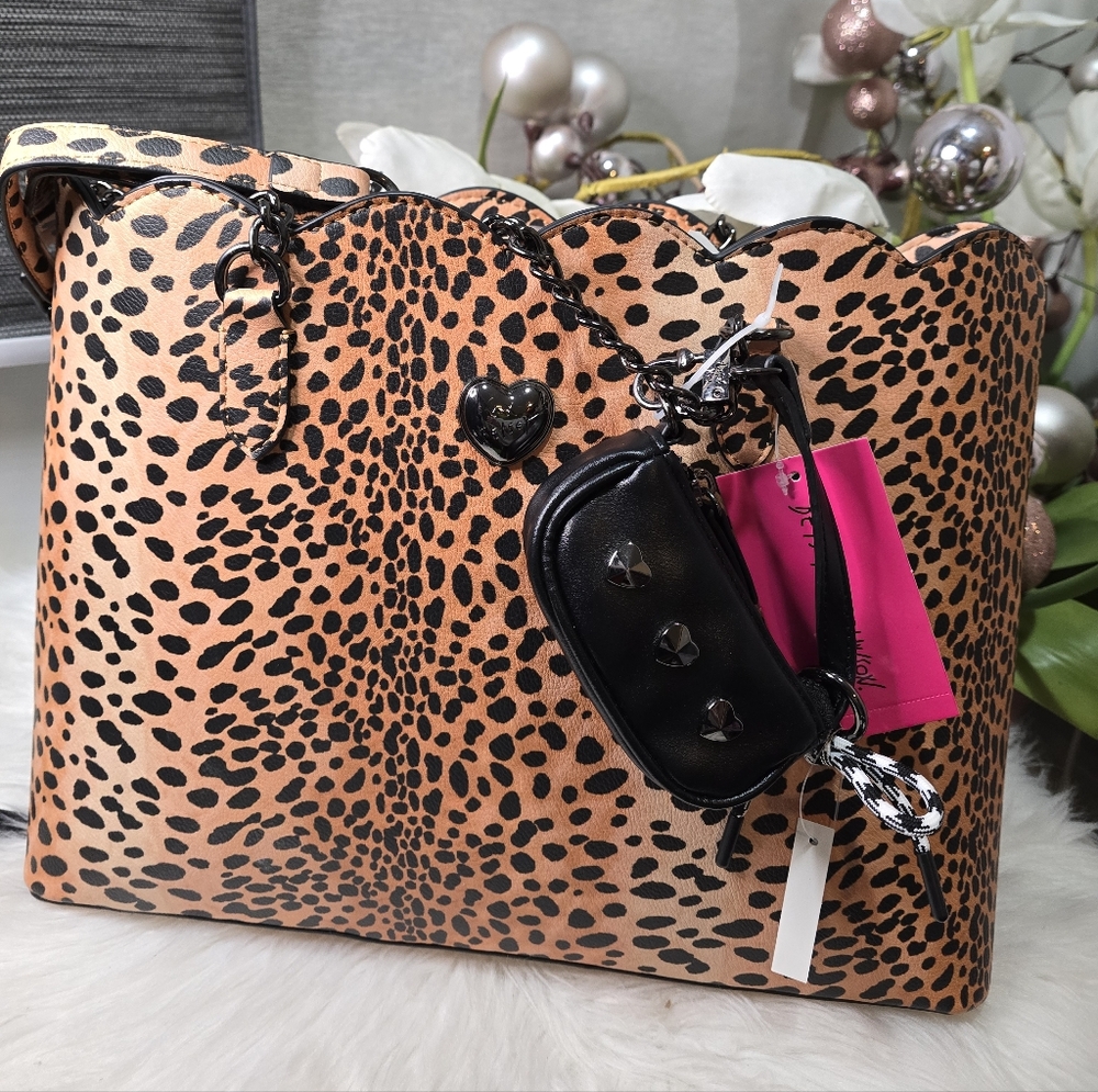 Brand new with tag Betsey Johnson tote handbagApproximately 15x11.5x4 inches